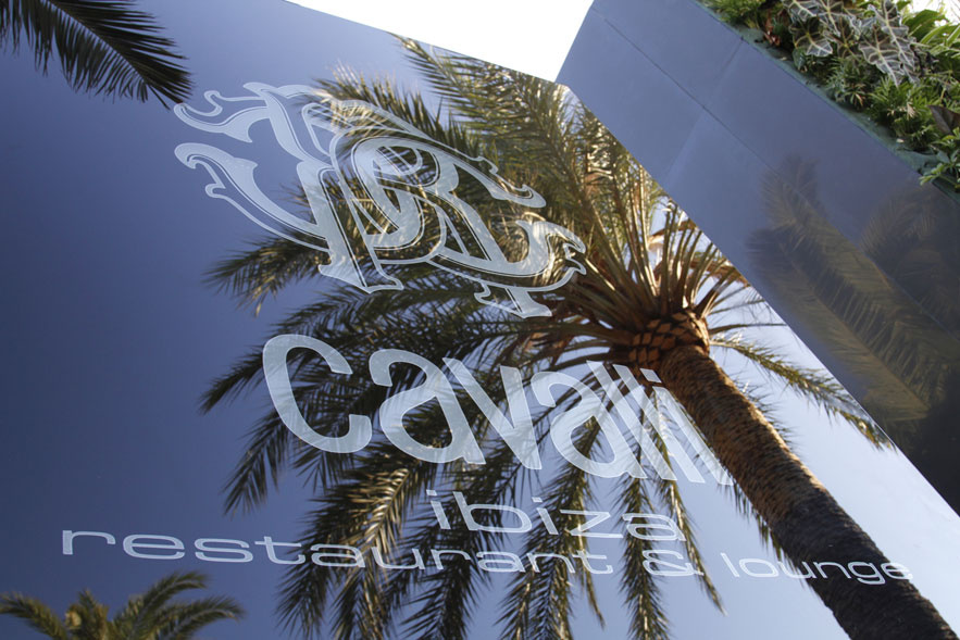 le_cavalli_restaurant___lounge_le_cavalli_restaurant___lounge__787354438_north_883x.1