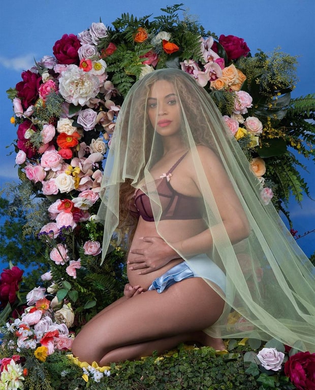 Beyoncé avslöjar att hon väntar tvillingar med Jay Z
