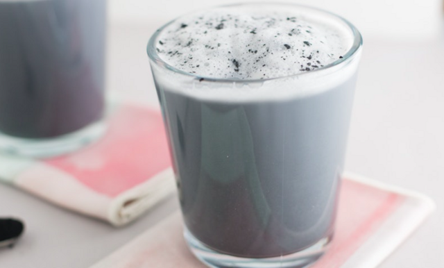 Svart latte med kol är nya Instagram-trenden