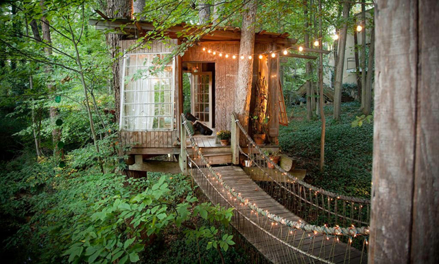 Populäraste hemmet på Airbnb! Kolla in i det magiska trähuset