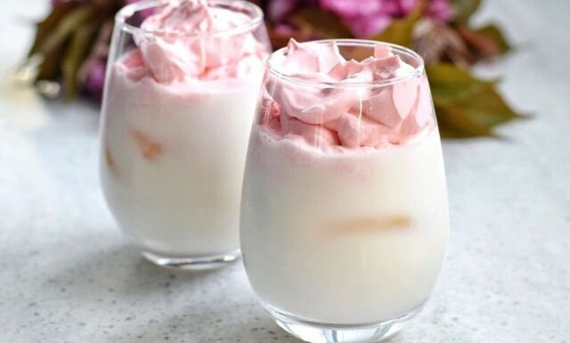 Vispad jordgubbsmjölk – så gör du sommarens godaste dryck