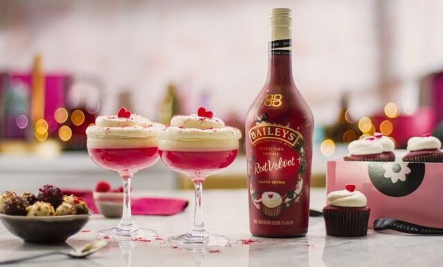 Recept: Julens sötaste drinkar med Baileys Red Velvet Cupcake