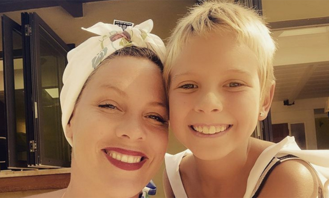Pink sjunger med tioåriga dottern Willow i ny video på Instagram