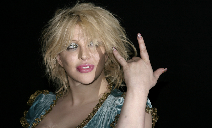 Courtney Love hävdar att Brad Pitt fick henne sparkad från “Fight Club”