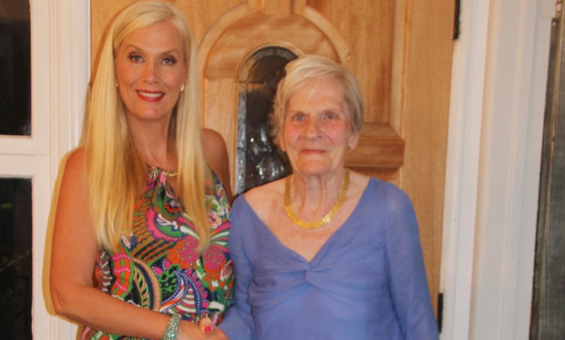 Gunilla Perssons mamma Iris har gått bort vid 97 års ålder
