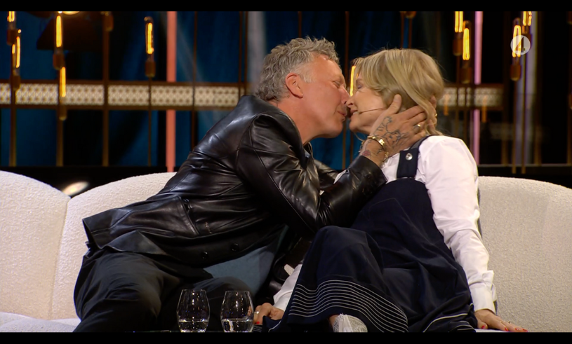 Därför kysstes Lena Endre och Mikael Persbrandt i tv-soffan