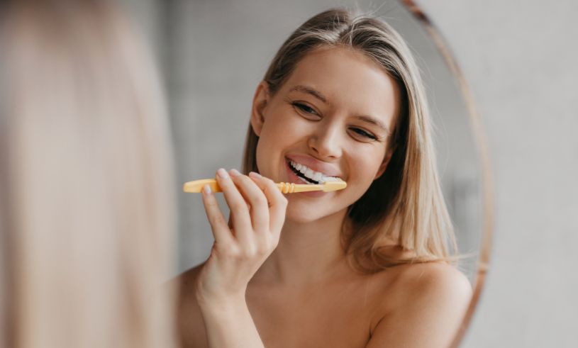 Vanligt misstag gör tänderna gulare – enligt tandläkaren