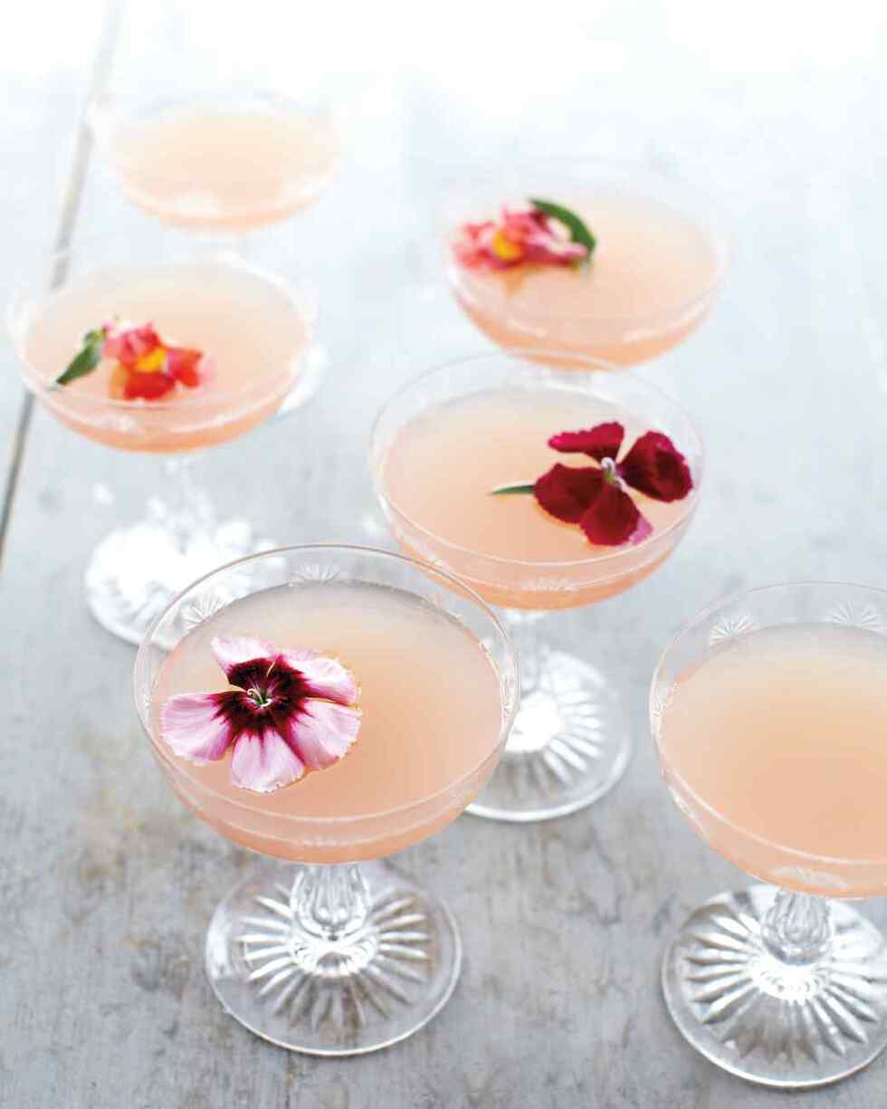 lillet-rose-cocktails-mld108276_vert