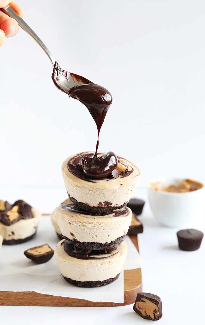 SUPER-creamy-Vegan-Peanut-Butter-Cup-Cheesecakes-Oreo-crust-PB-centers-with-ganache-swirl-9-ingredients-no-bake-filling-SO-delicious