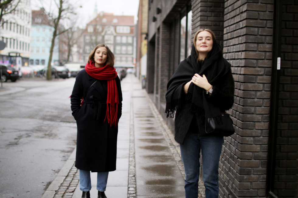 vi åkte till köpenhamn: gick på regnvåta gator & åt gatumat vid en brasa