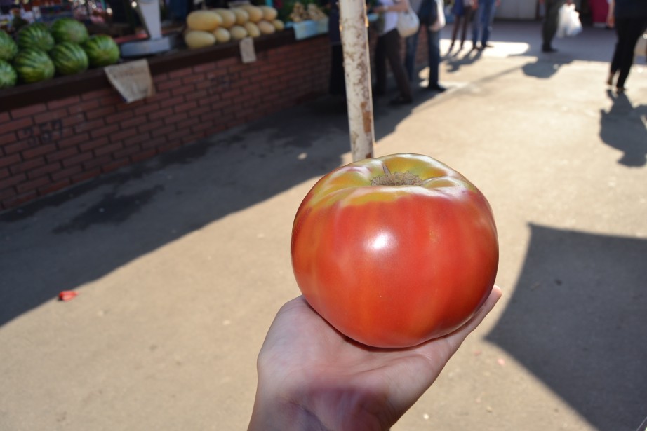 Tomat stor som ... kom inte på någon liknelse men sjukt stor. Visst?