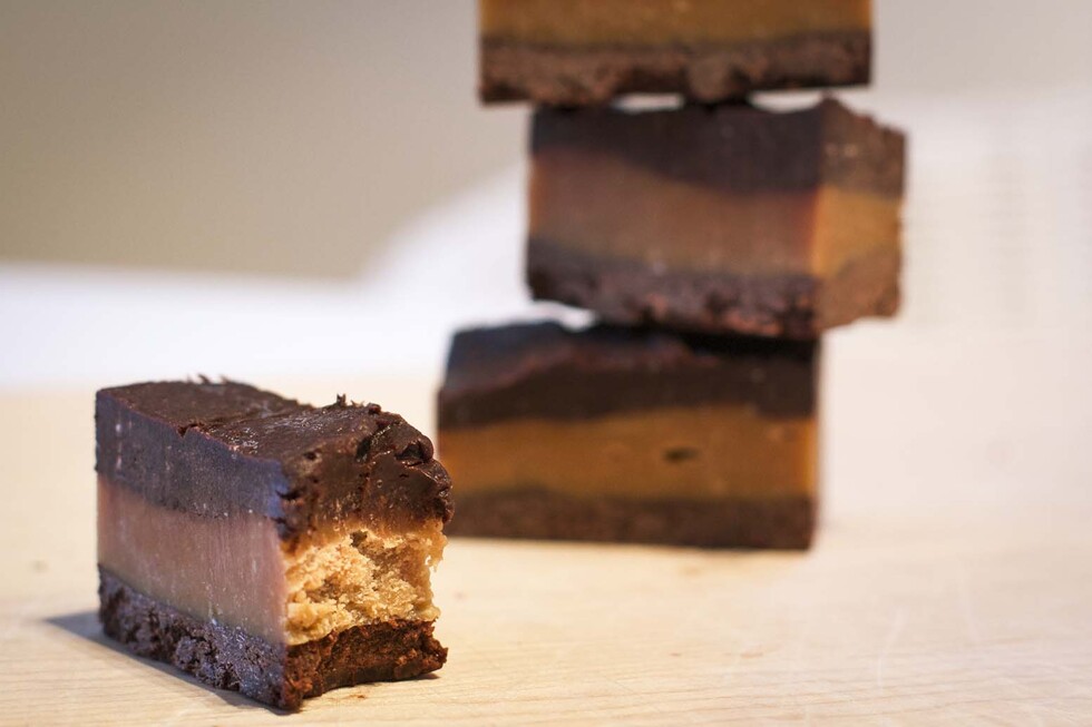 raw healthy peanut butter cups