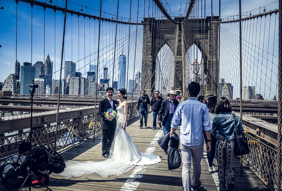 Brooklyn bridge wedding photo