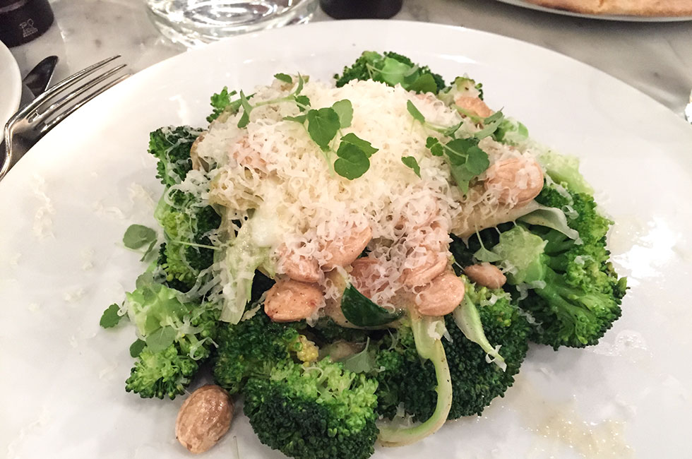 vegetarisk-lunch-taverna-brillo-nyttigt-broccoli-mandel